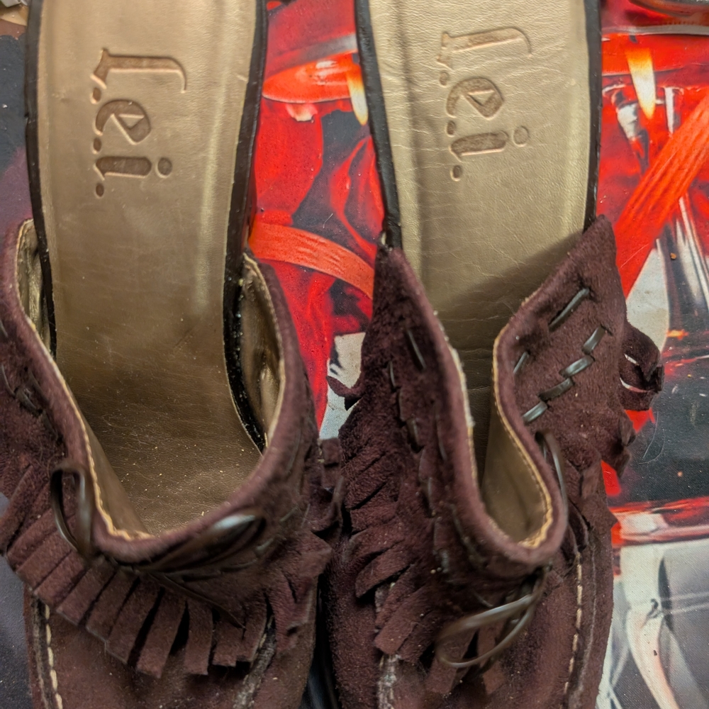 Lei Women's Brown Suede Loafers
